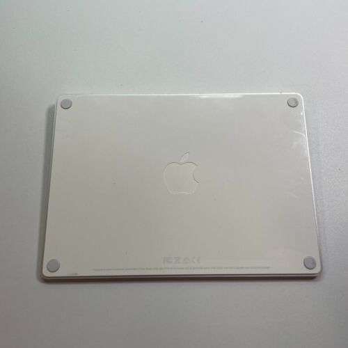 Apple Magic Trackpad White Bluetooth Wireless Multi-Touch A1535 - Picture 2 of 3