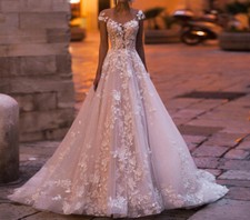 Sexy Backless Lace Wedding Dress Appliques Beaded Flower A Line Bride Gown Train