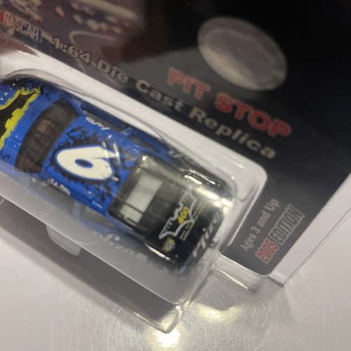 Team Caliber Mark Martin #6 Pfizer Batman Begins 400 Ford Taurus-1:64 Scale - Picture 3 of 5