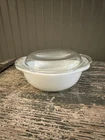 VINTAGE PYREX Opal White 1-Quart Casserole Dish with Lid (022+682-C)