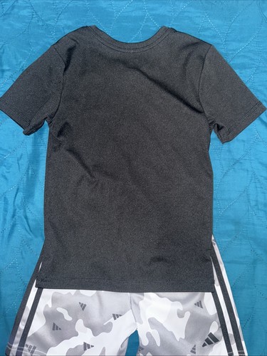 Boys Adidas Shorts Outfit. Size 6 - Picture 5 of 7