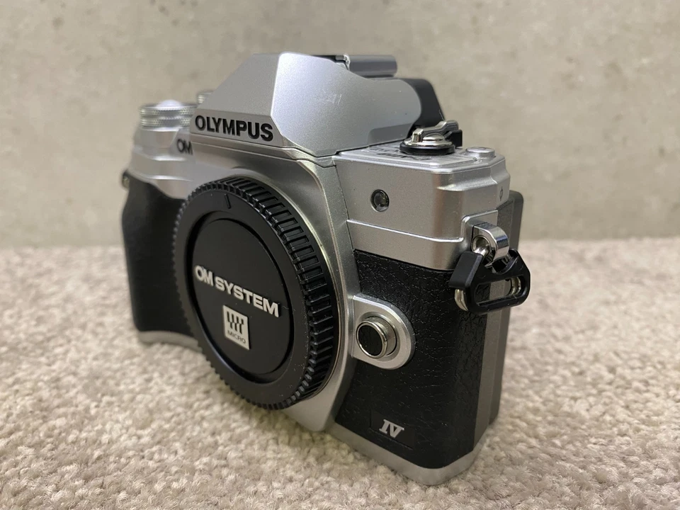 Olympus OM-D E-M10 Mark IV 20.3MP Mirrorless Camera Body Only - S/C Only 380 - image 3 of 4