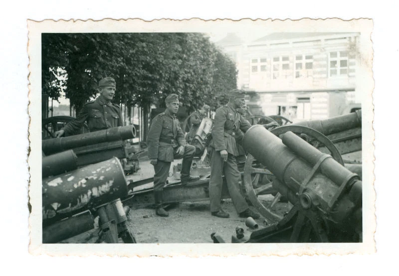 German Soldiers inspecting captured French artillery, 1940. WW2, Original  Photo | eBay