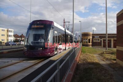 FOTO STRASSENBAHN BEI LITTLE BISPHAM A NORTHBOUND BOMBARDIER FLEXITY 2 STRASSENBAHN.
