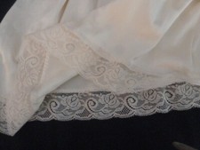 jolie combinaison & fond de robe vintage jolie dentelle T 52 ref 18BL08