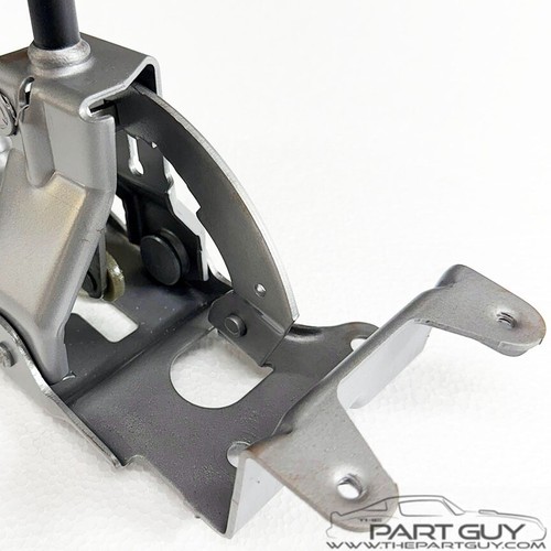 88-91 Buick Skylark ? CENTER CONSOLE AUTO SHIFTER 89 90 91 Floor Mounted 3-Spd - Picture 4 of 12