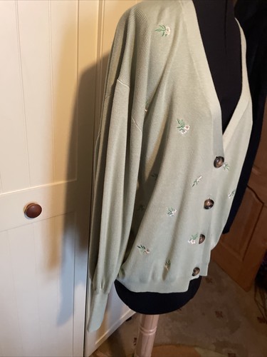 YUMI Ladies Pale Green Knit Floral Embroidered V Neck Cardigan Size L NEW - Picture 11 of 18