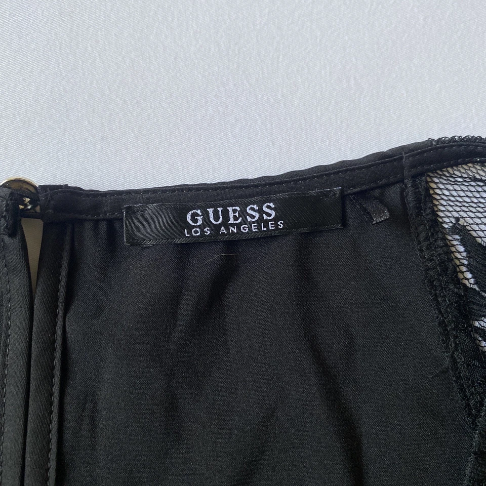 Blusa Guess Top M Negra Satén Encaje Cuello en V Imperio Cintura Alta Botón Dorado Transparente Foto 2 de 4