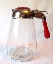 *Vintage 8" Restaurant Style 5.5 Cup Glass Syrup Pitcher Red Bakelite Handle Lid