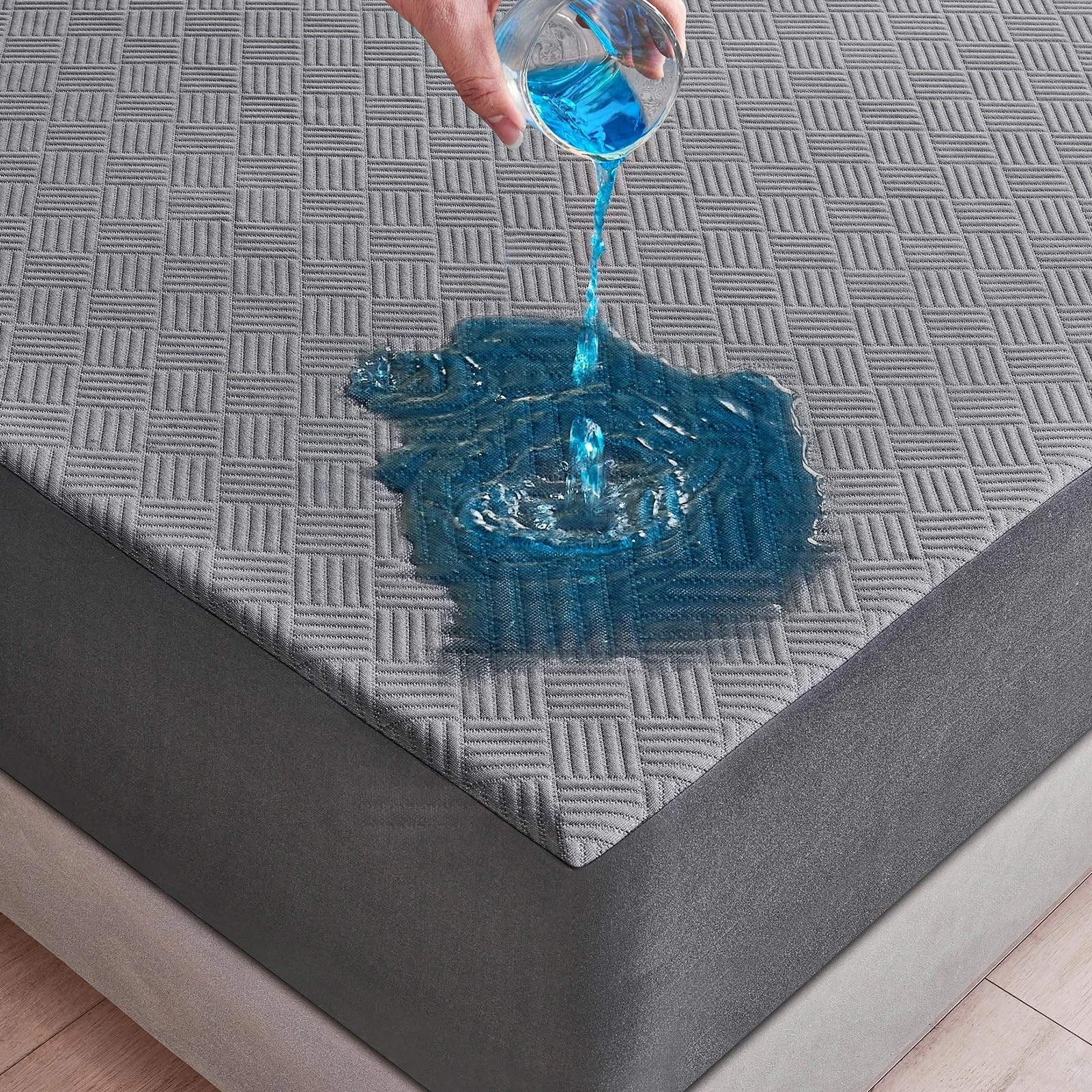 Inooro Queen Size Waterproof Mattress Protector, Breathable Bed Queen, Gray