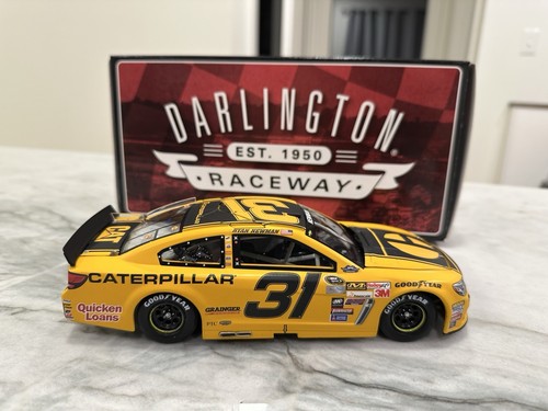 Ryan Newman 2015 CAT Caterpillar Darlington Throwback Nascar 1/24 Diecast #31 - Picture 3 of 6