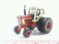 1/64 Ertl Custom Farm Toy Ih Farmall International 1066 Tractor With Cab, Duals. 1/64 Ertl Custom Farm Toy Ih Farmall International 1066 Tractor With Cab, Duals.