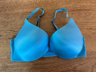 Victoria's Secret Capri Blue 32C Very Sexy So Obsessed Add 1 1/2 Push Up Bra