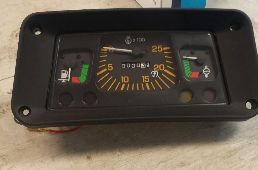 83904448, 83927301 Gauge Tach Cluster ACW for FORDD Fts 100 Seres
