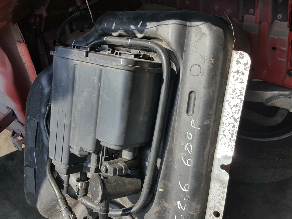 Tanque de combustible compatible con 06 07 08 09 10 Pontiac Solstice 07 08 09 10 Saturn Sky sin bomba Foto 3 de 4
