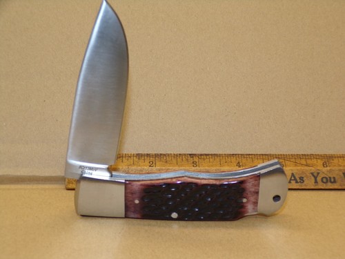 VINTAGE A.G. RUSSELL LOCKBACK FOLDING HUNTER W/ JIGGED BONE - NEW OLD STOCK ! - Picture 2 of 13