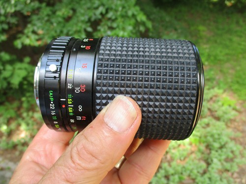 HQ Optics Auto Zoom 1:4.0-5.6 70-210 Lens - Picture 2 of 4