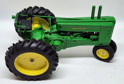 John Deere Model A Narrow Front Tractor By Scale Models / Ertl 1/8 Scale - Picture 6 of 17