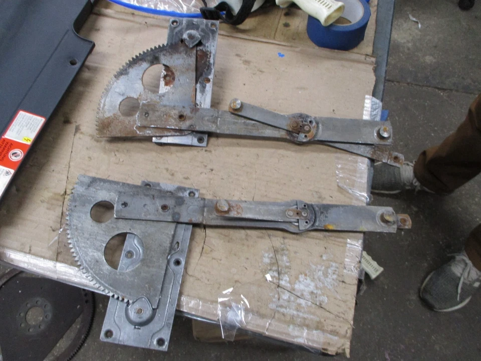 Cadillac Series 75 1936 reguladores de ventana de puerta delantera derecha e izquierda Foto 4 de 4