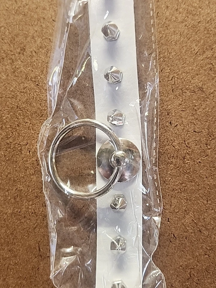 Gargantilla BDSM blanca cuello sujeción sexual Foto 2 de 4