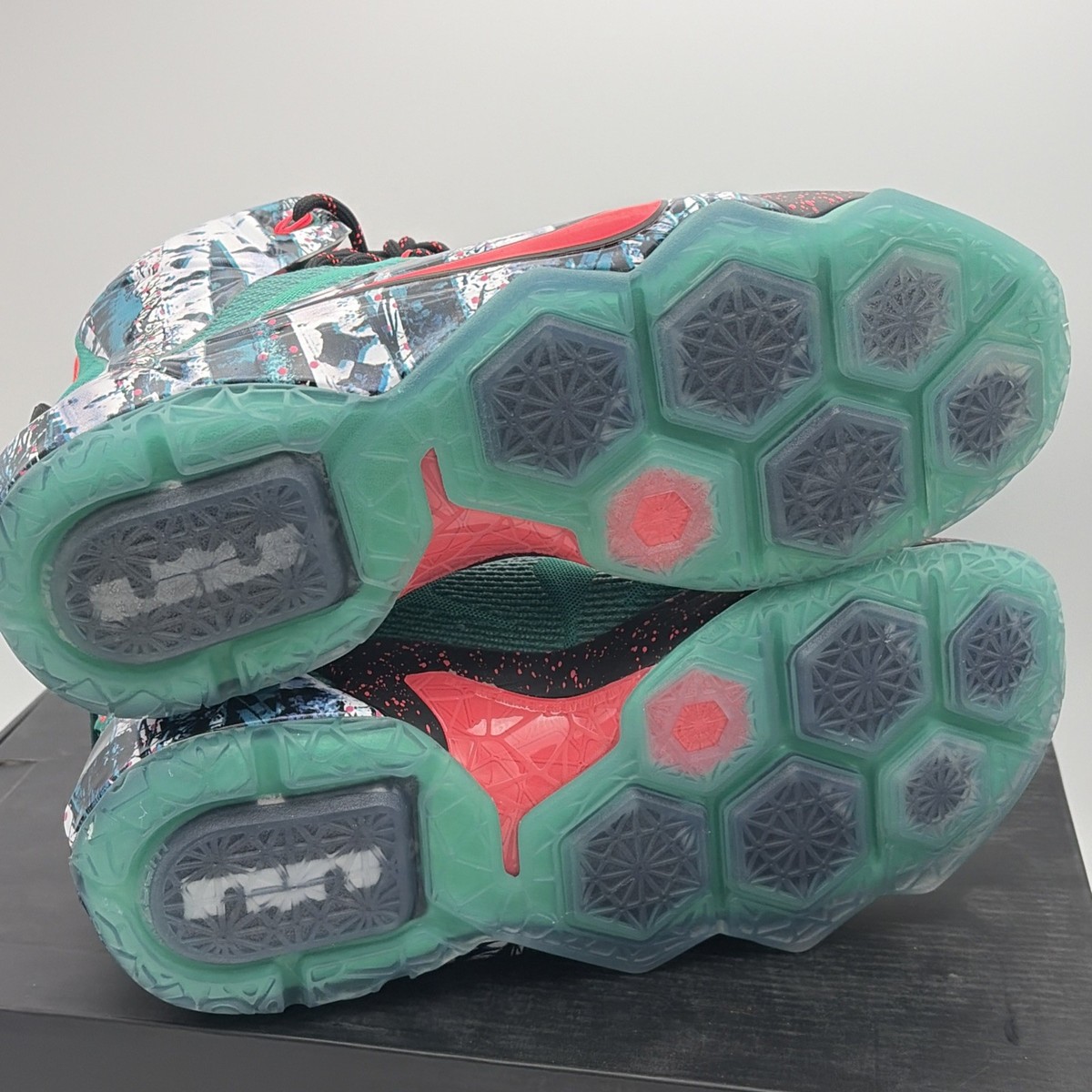 Nike LeBron 12 Xmas Akron Birch Size 10 Emerald 707558 363 | eBay