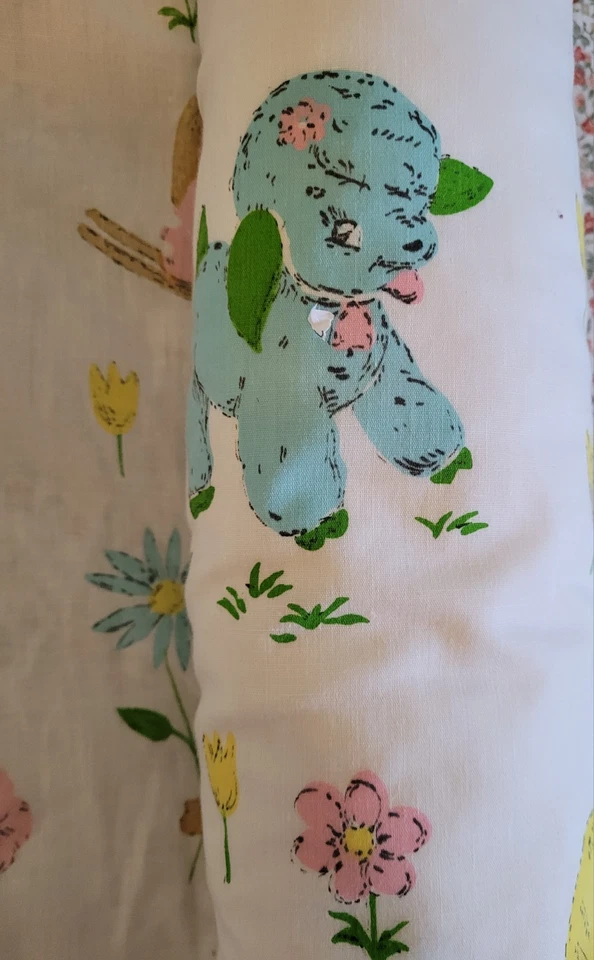 Manta vintage con almohadas acolchadas años 60 gatito burro cordero elefante estampado Foto 4 de 4