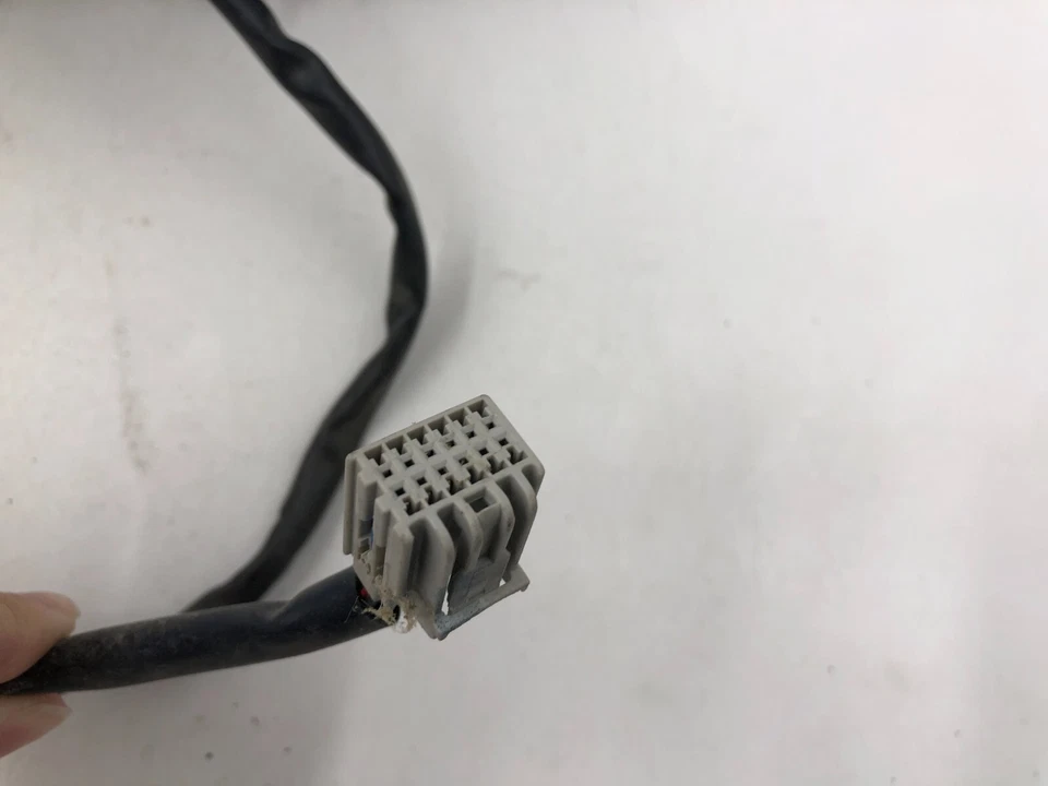 Espejo retrovisor eléctrico negro Cadillac CTS 2008-2013 sedán vista lateral del conductor C04B40025 Foto 3 de 4