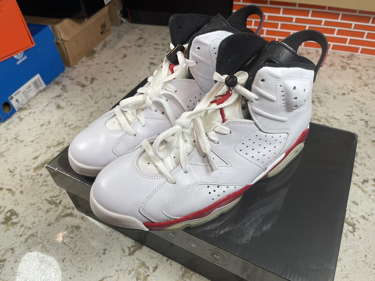 Size 9.5 - Jordan 6 Retro Bulls 2010 Chicago White Varsity Size 9.5 - Jordan 6 Retro Bulls 2010 Chicago White Varsity