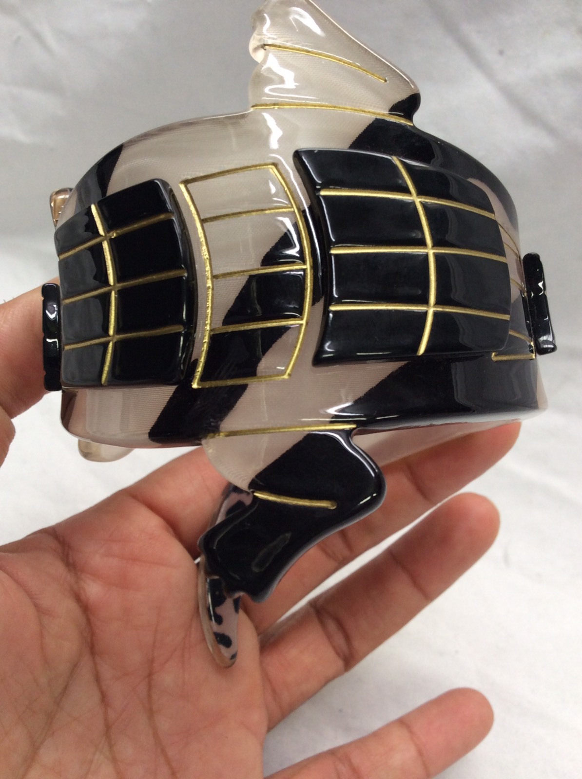 Statement Lucite lizard cuff bracelet - image 6