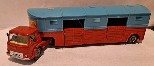 2312. CORGI TOYS 1130 BEDFORD CHIPPERFIELDS HORSE BOX - Foto 1 di 11