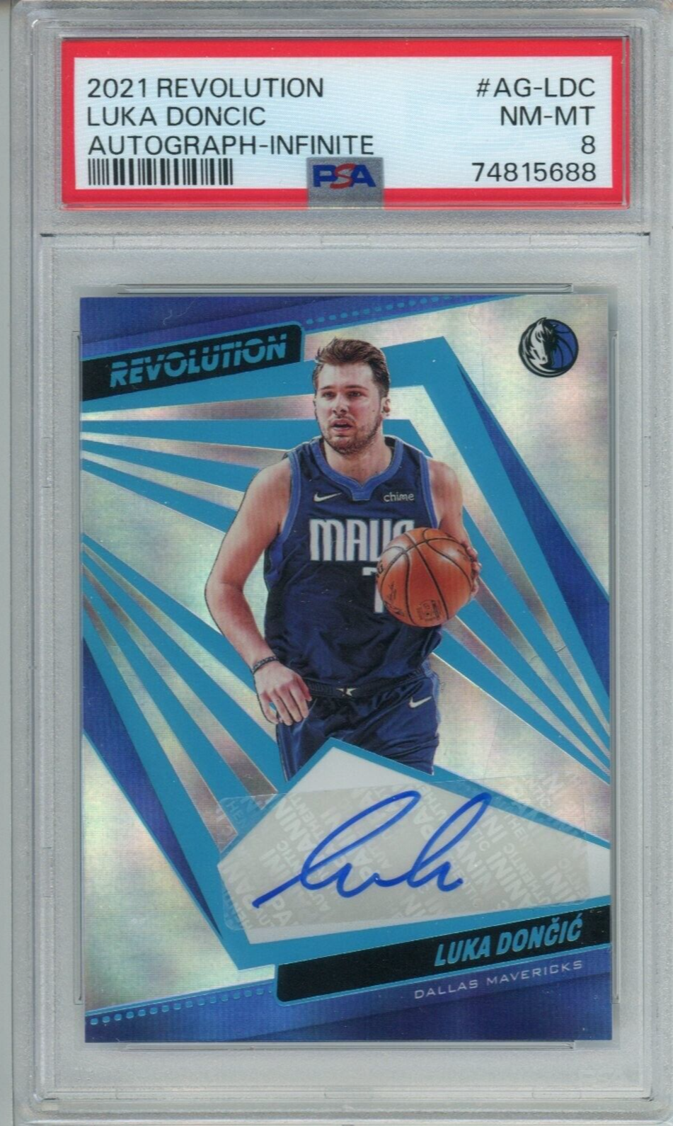 Luka Don i 2021-22 Revolution Luka Doncic Infinite #17/25 Auto #AG-LDC PSA 8 NBA Mavericks 