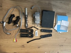 Nintendo Wii Lot Console 2 Controllers Super Mario + Cart Huge Lot Wheel+ Extras