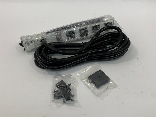 NEW Tripp Lite PS120420 4-Outlet (2x 5-15R + 2x 5-20R) Cabinet Power Strip - 第 1/3 張圖片