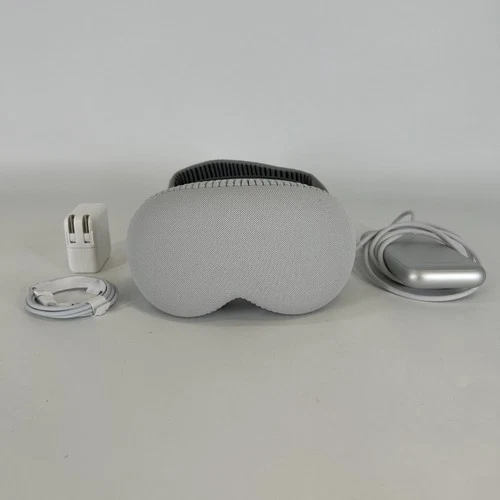 Apple Vision Pro VR Headset 512GB - Excellent w/ Stained Foam Padding