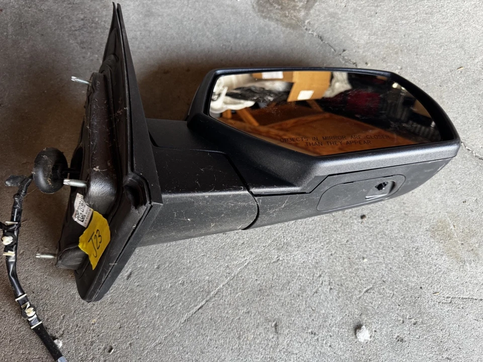 Espejo retrovisor derecho Chevy GMC Silverado Sierra 2014-2019 Foto 3 de 4