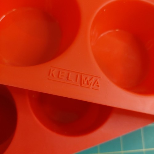 Two 12 count Silicone CupCake Molds Baking Trays easy cook Keliwa GREAT SHAPE