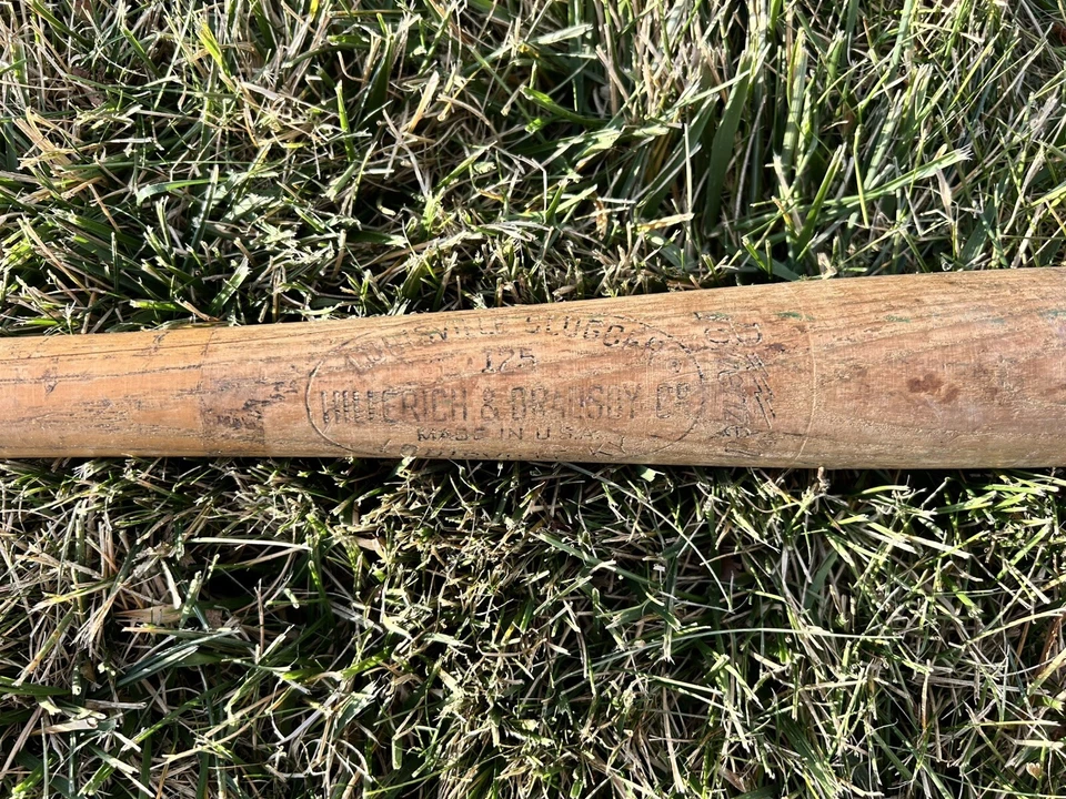 BATE DE BÉISBOL IMPULSADO LOUISVILLE SLUGGER 125 HILLERICH AND BRADSBY Foto 2 de 4