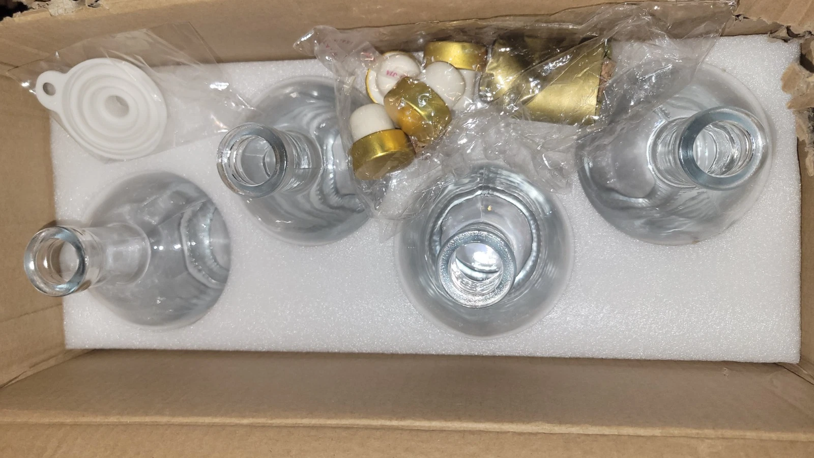 4-Pack Clear Glass Bottles 33 oz (1000 ml) for Wine Beverages Drinks Oil Vinegar