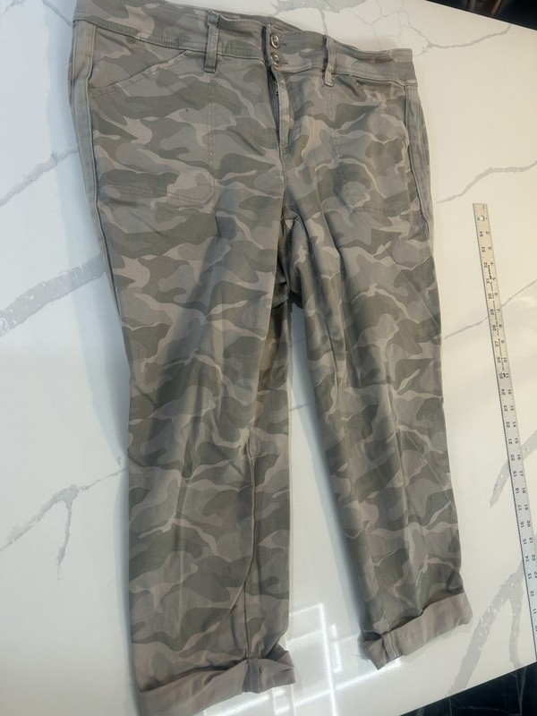 Torrid 18 Camo Tapered Leg Pants Stretch Cotton Feel The Fit Womens
