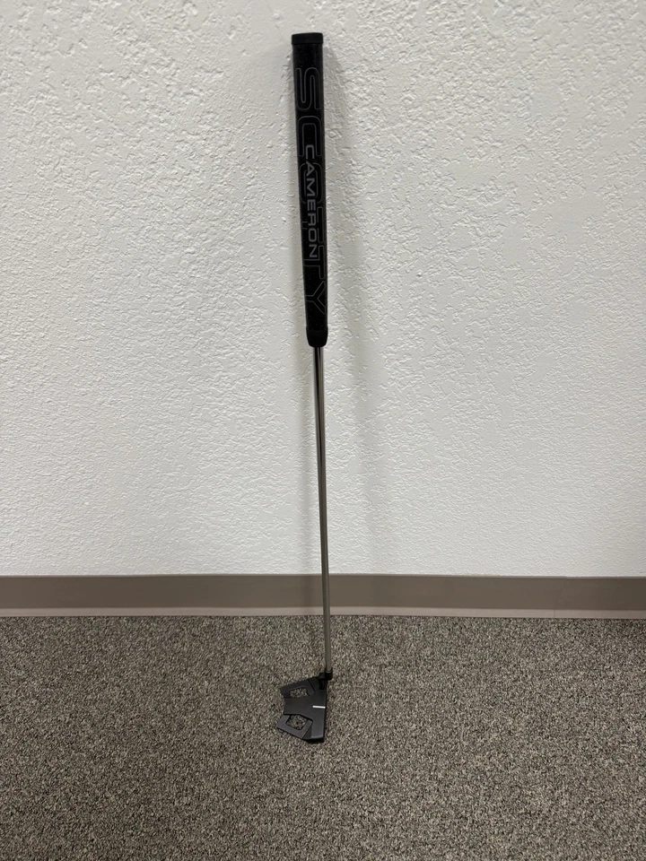 Titleist Scotty Cameron 2025 Phantom Black Putter 9.2R 35” - Image 3 of 4