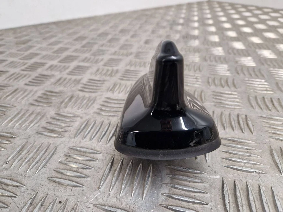 Skoda Octavia Mk4 2020 Radioantenne 5WA035507A UVY39897 - Bild 2 von 4