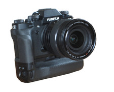 Fujifilm X-T3 and Fuji XF 16-18MM F4 OIS WR Lens plus Battery Grip VG-XT3