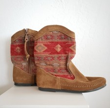 Minnetonka Baja Moccasin Boots Womens 5 Brown Suede Red Southwest Tapestry NEW