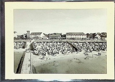 38145733 - 2190 Duhnen Foto montiert auf Karton Strand mit Hotels Fotograf Otto