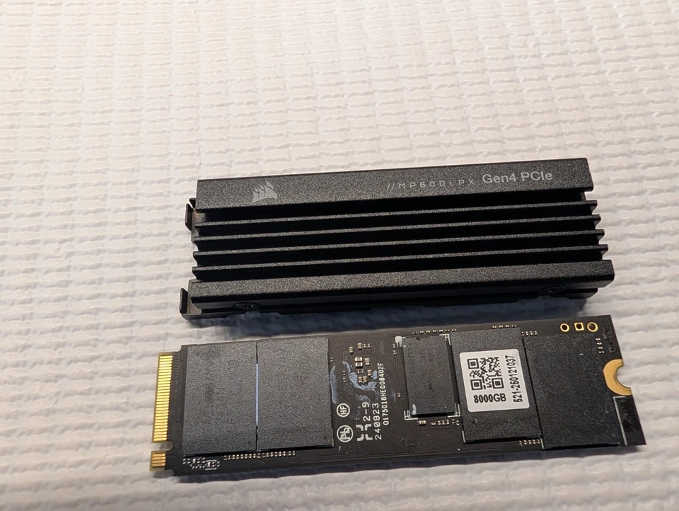 SSD Corsair MP600 PRO LPX 8 TB M.2 NVMe PCIe x4 Gen4 Foto 4 de 4