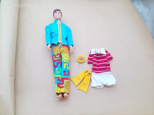 Vintage Mattel 1974 Free Moving Ken with original outfit & Shore Lines