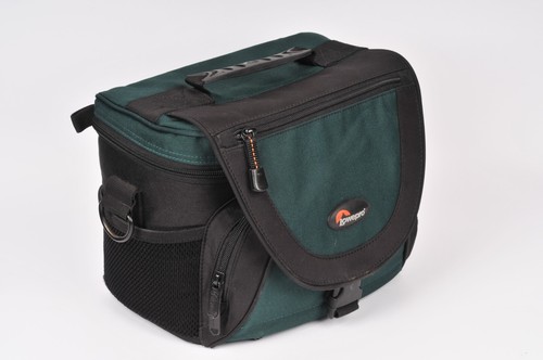 Lowepro Nova 3 AW Green Shoulder Bag for SLR with 3-4 lenses - Picture 2 of 10