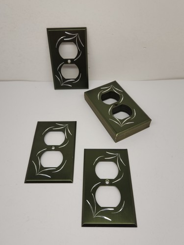 20 Vintage Aluminum Outlet Wallplate Green With Etched Design - 第 1/7 張圖片