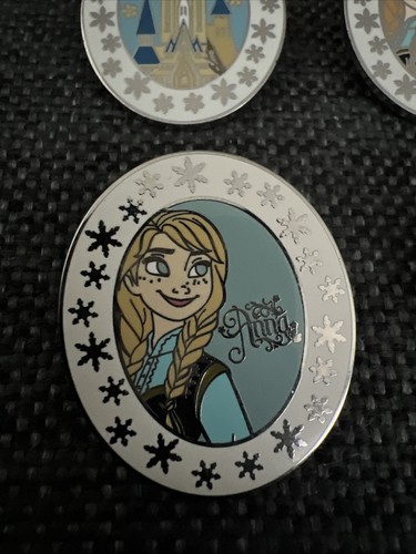 Disney Pin Lot 4 Frozen Elsa Anna Arendelle Schloss Oval Portraits Mixed Set Hong - Bild 2 von 10