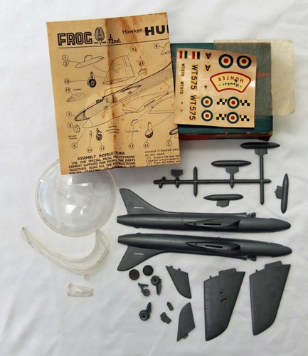 Frog Hawker Hunter Jet Fighter 1:72 Plastic Model Kit #320P Complete Vintage - Picture 6 of 6